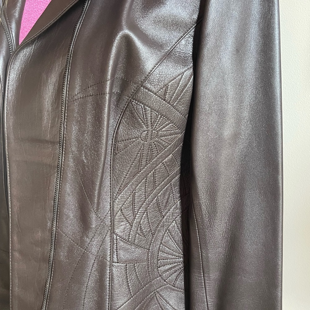 Embroidered leather jacket - Picture 3 of 11